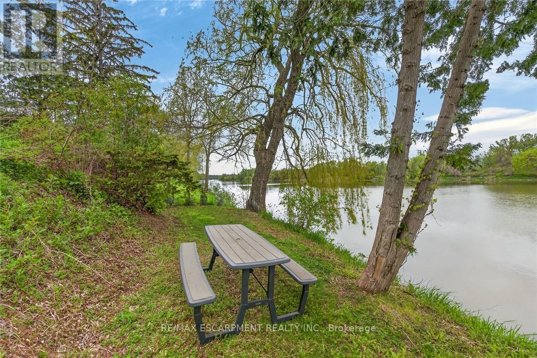 1300 River Road Property Photo 7