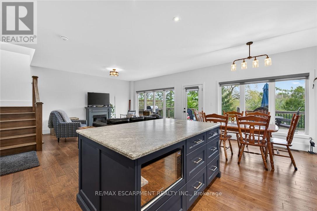 1300 River Road Property Photo 13