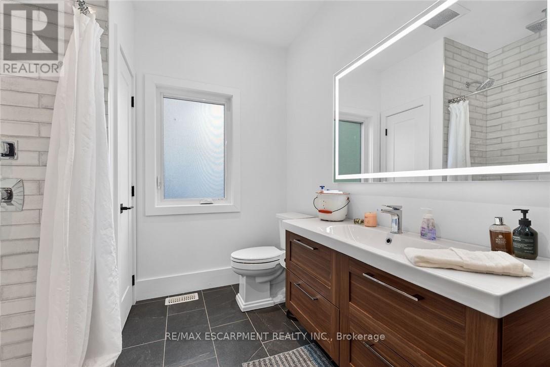 1300 River Road Property Photo 21