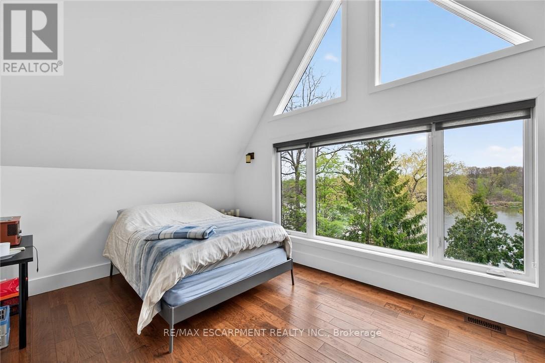 1300 River Road Property Photo 24