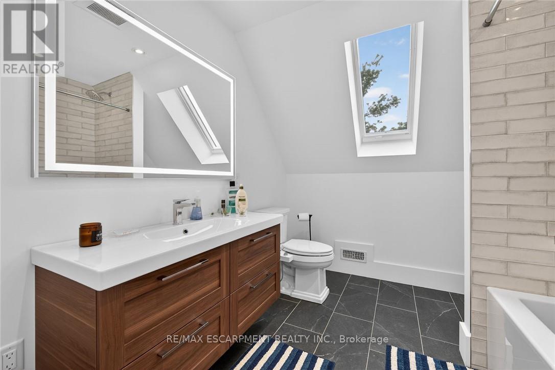 1300 River Road Property Photo 28