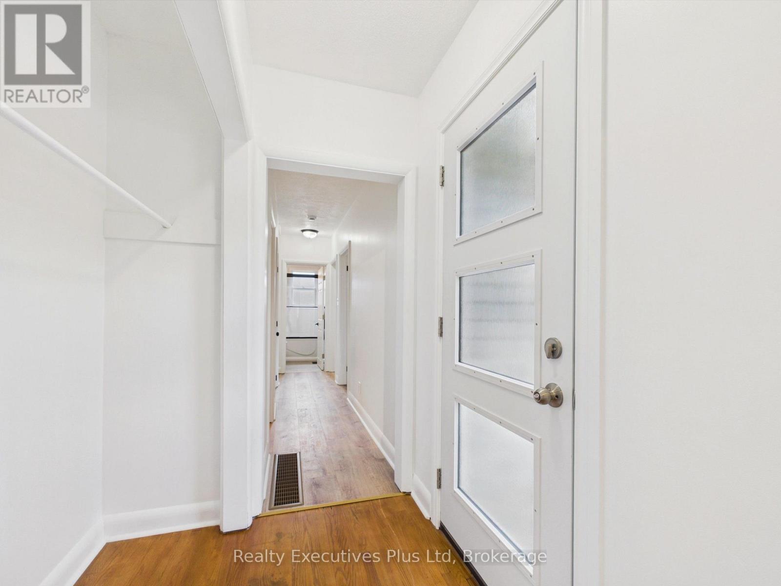 29 Queen Street Property Photo 6