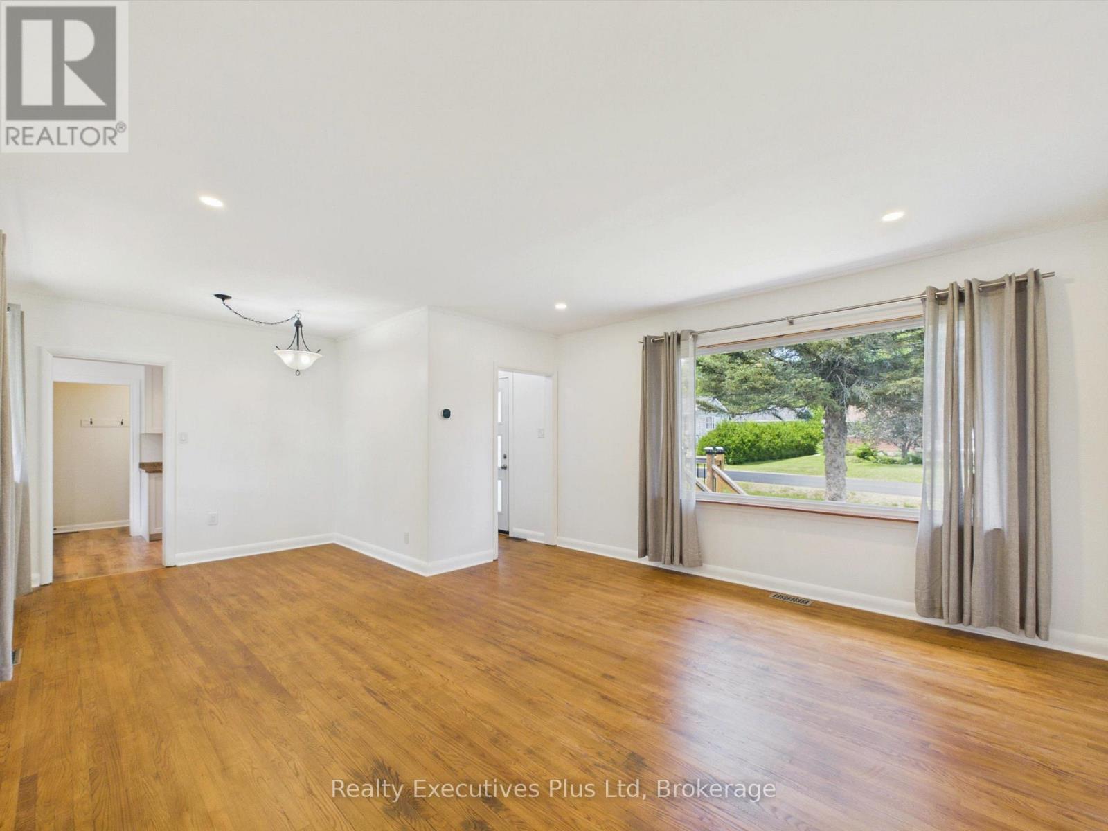 29 Queen Street Property Photo 9