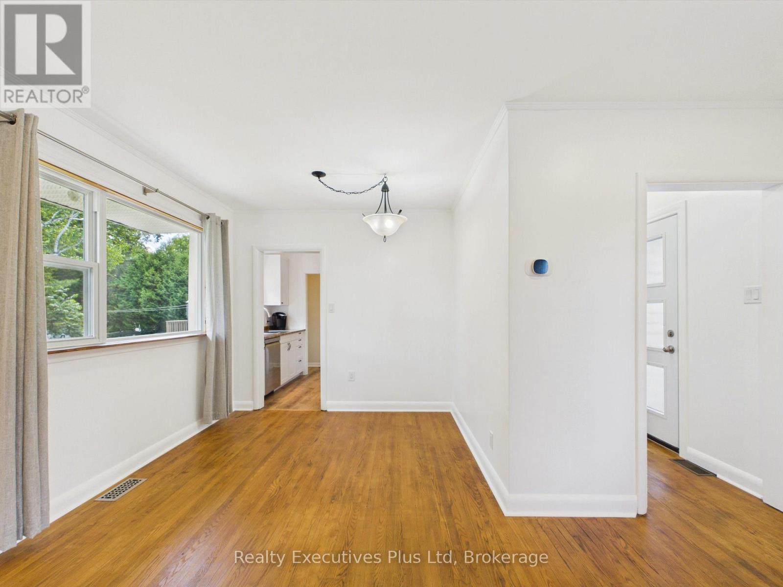 29 Queen Street Property Photo 11