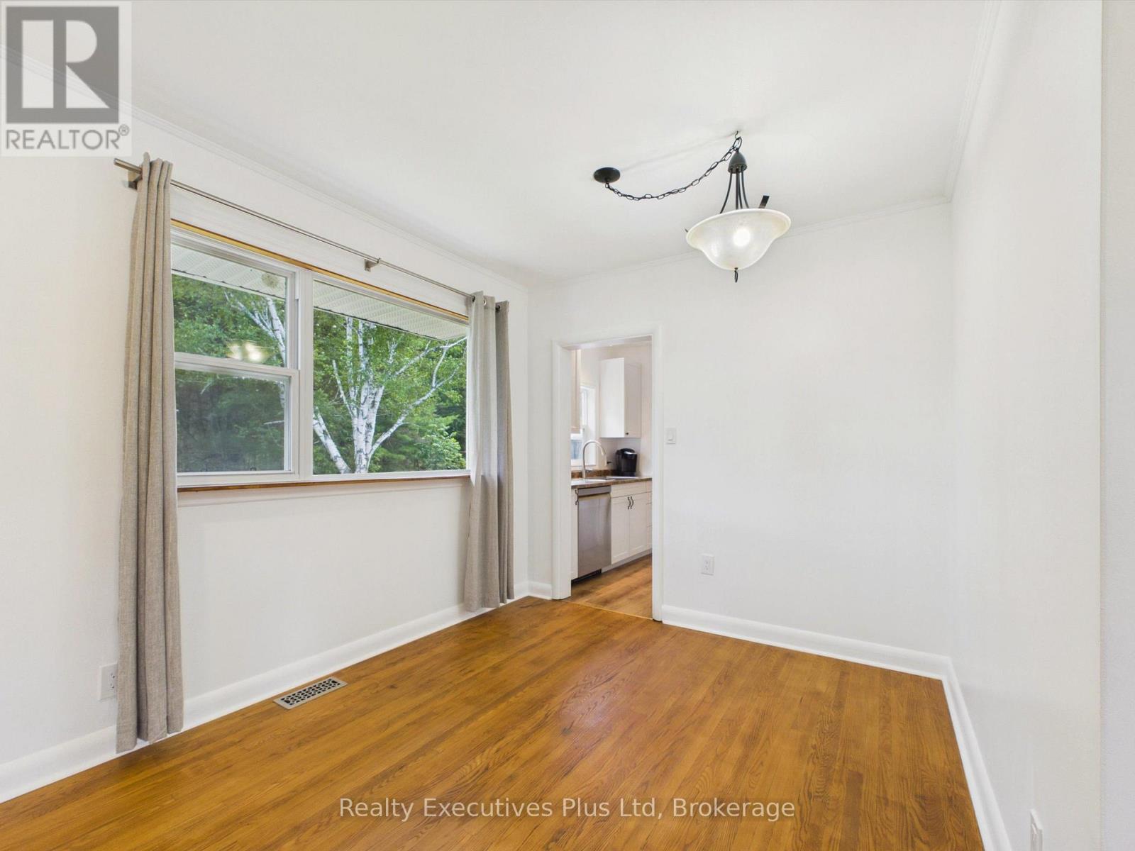 29 Queen Street Property Photo 12