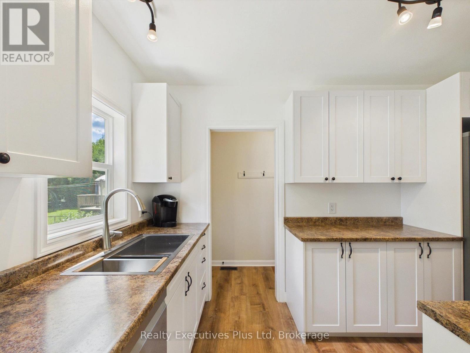 29 Queen Street Property Photo 16