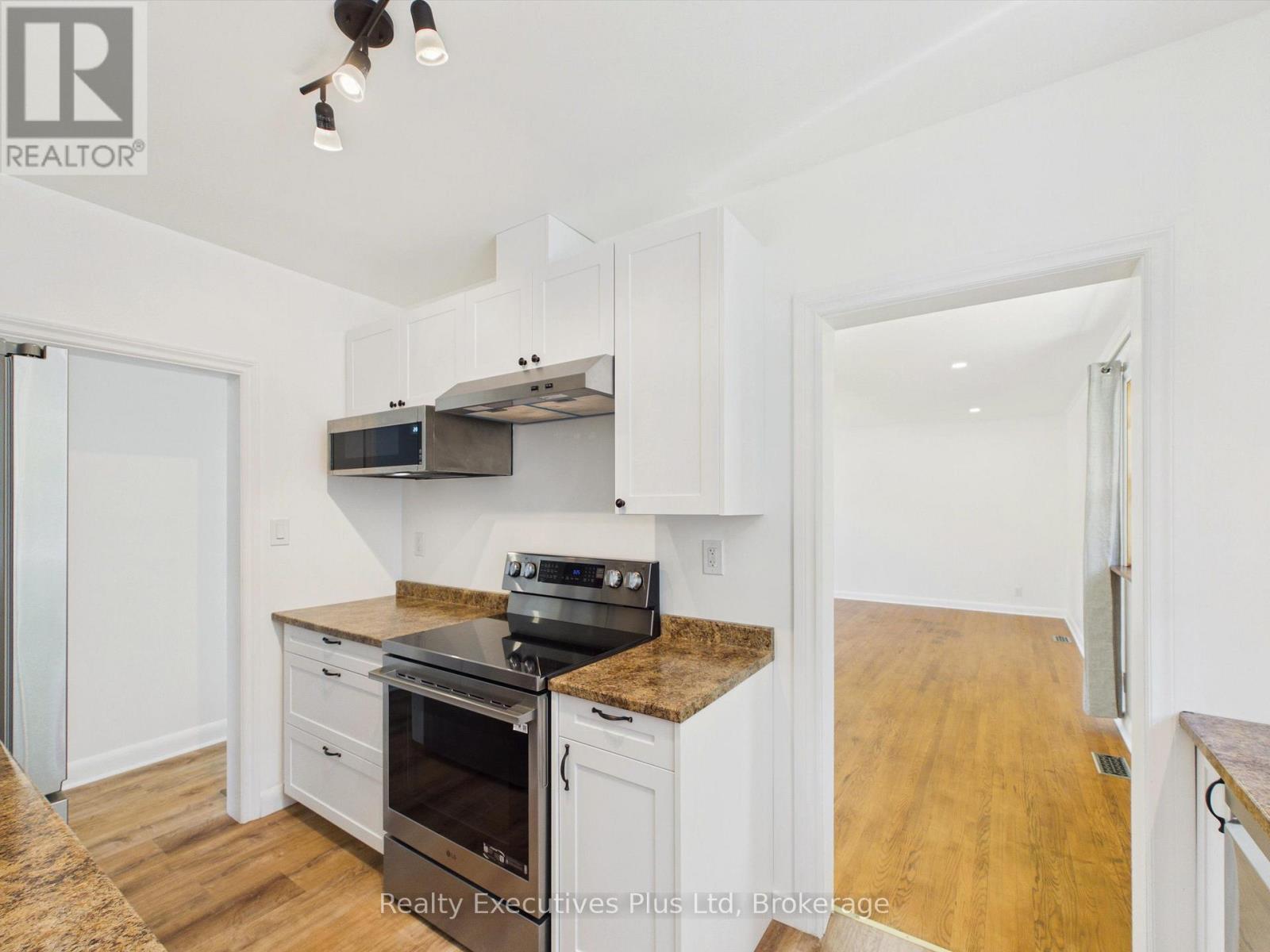 29 Queen Street Property Photo 17
