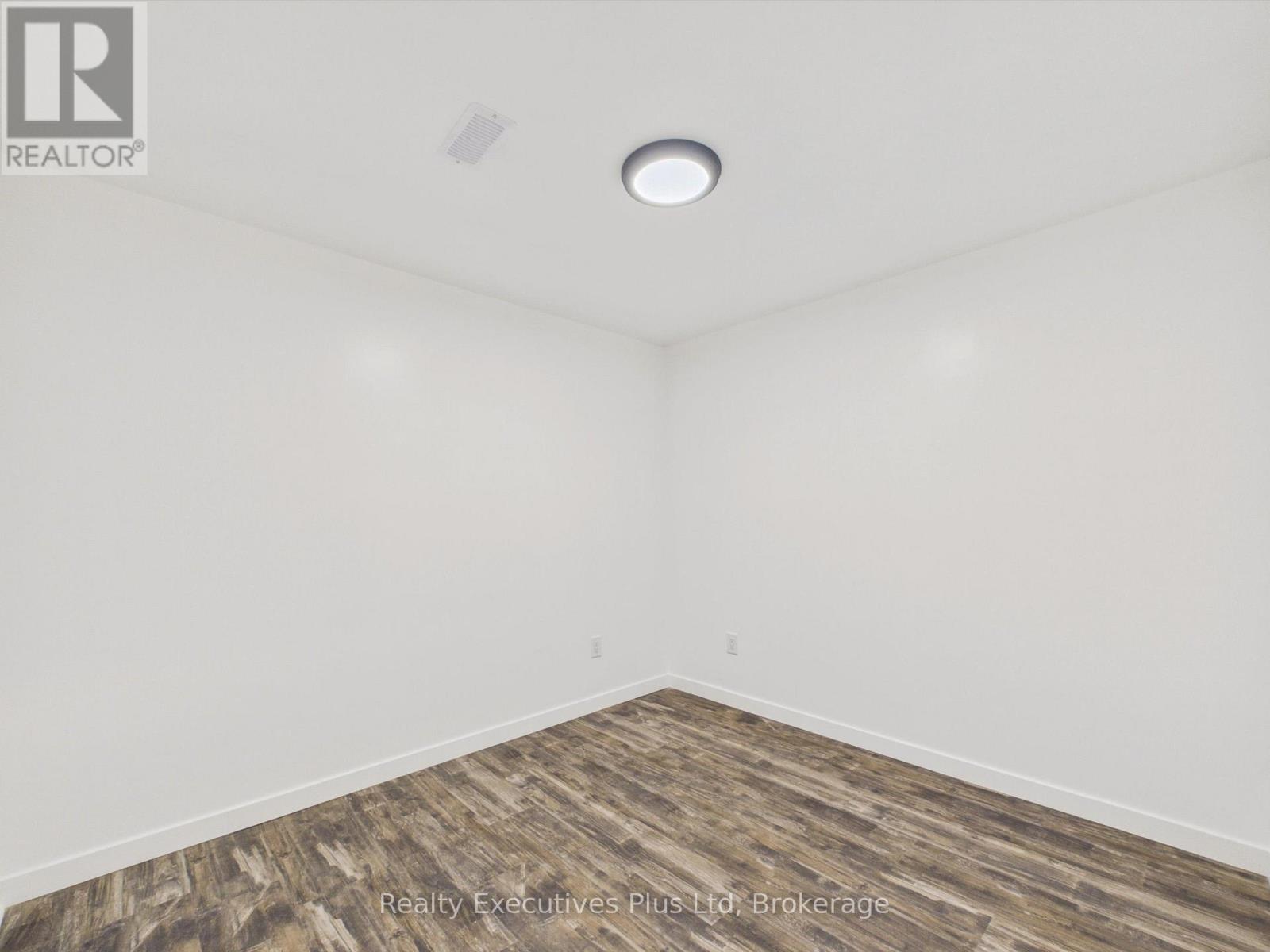 29 Queen Street Property Photo 22
