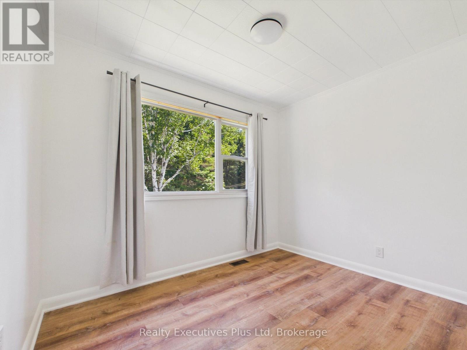 29 Queen Street Property Photo 32