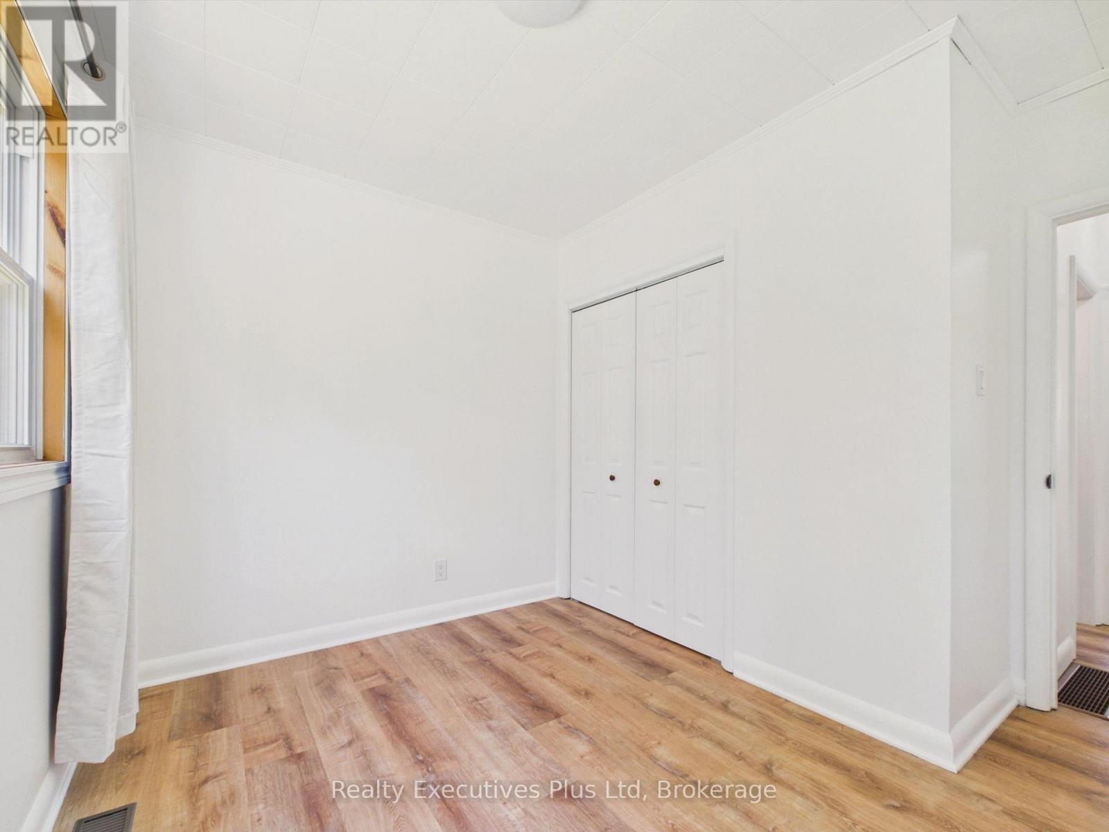 29 Queen Street Property Photo 33