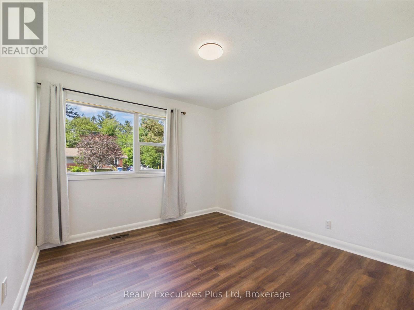 29 Queen Street Property Photo 37