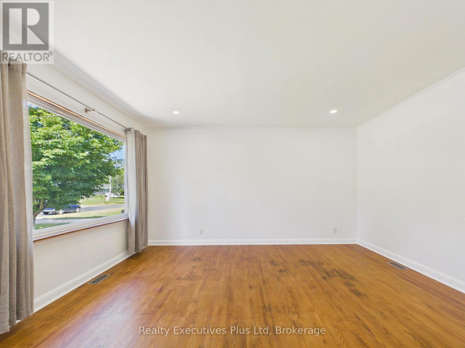 29 Queen Street Property Photo 39