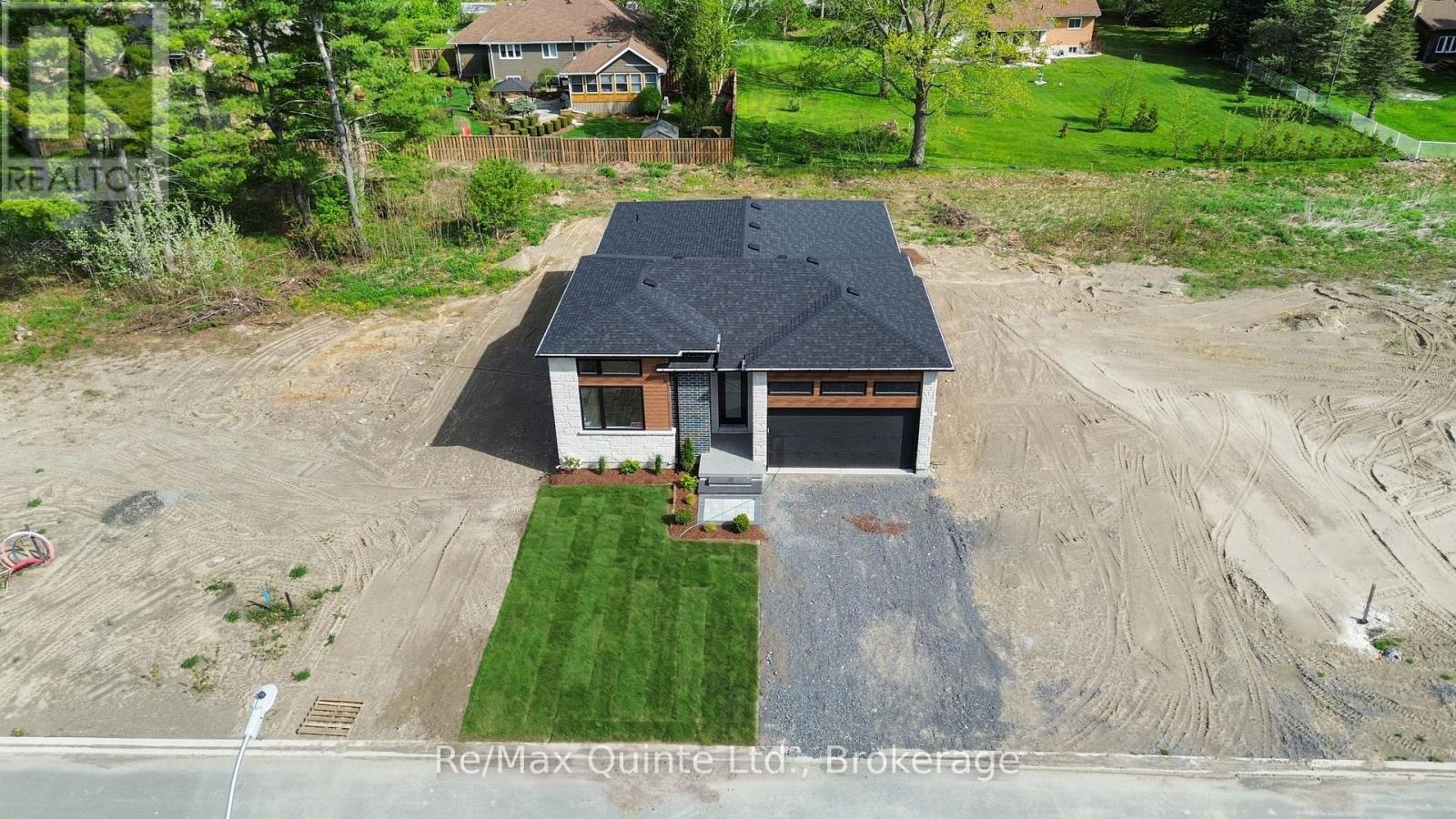 27 Exeter Court Property Photo 5