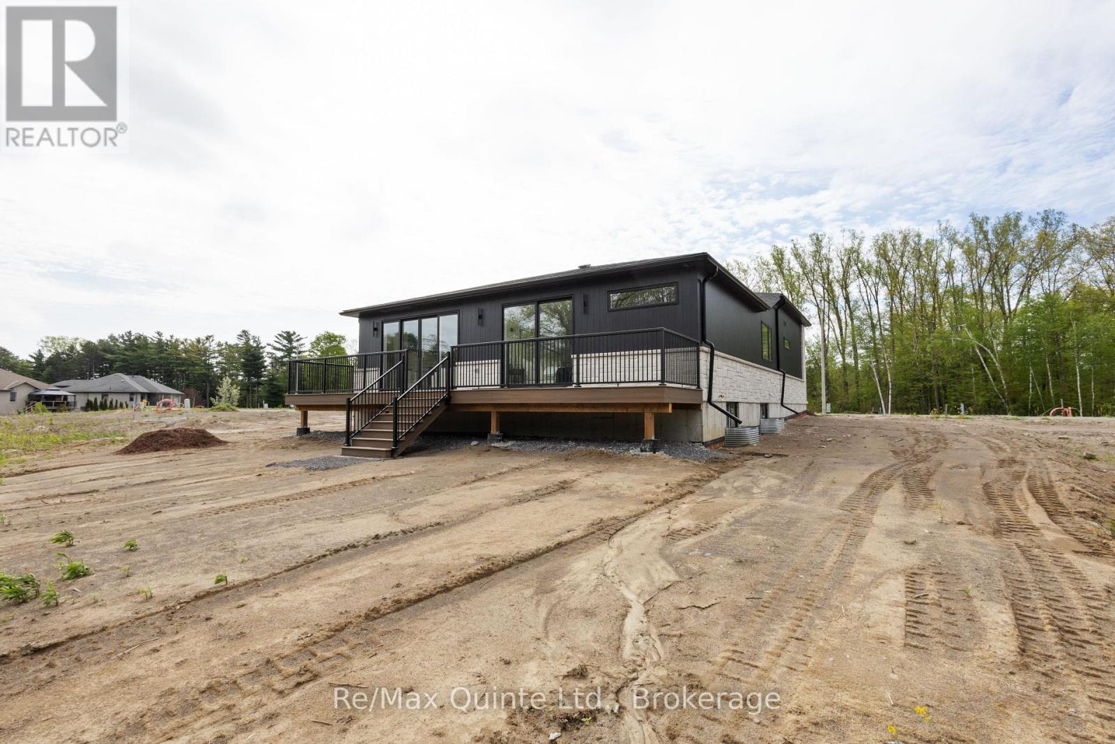 27 Exeter Court Property Photo 6