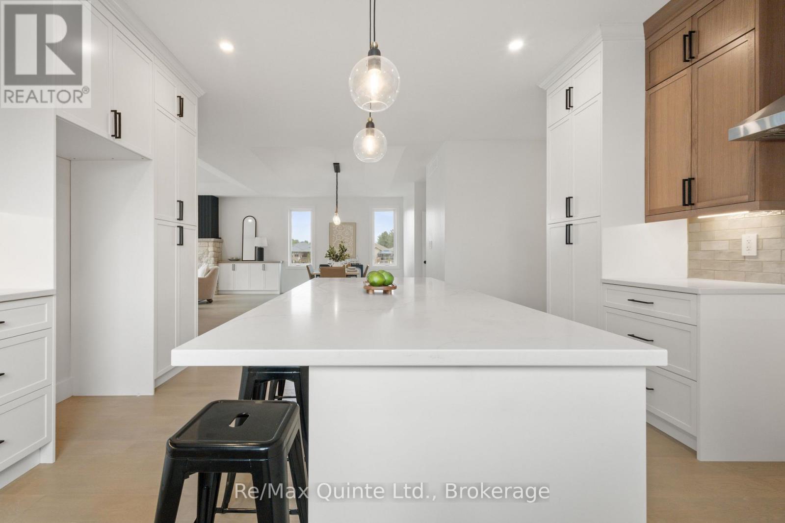 27 Exeter Court Property Photo 14