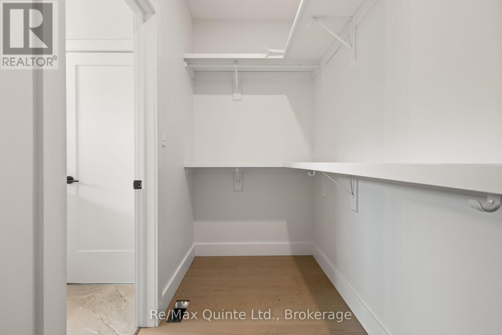 27 Exeter Court Property Photo 35