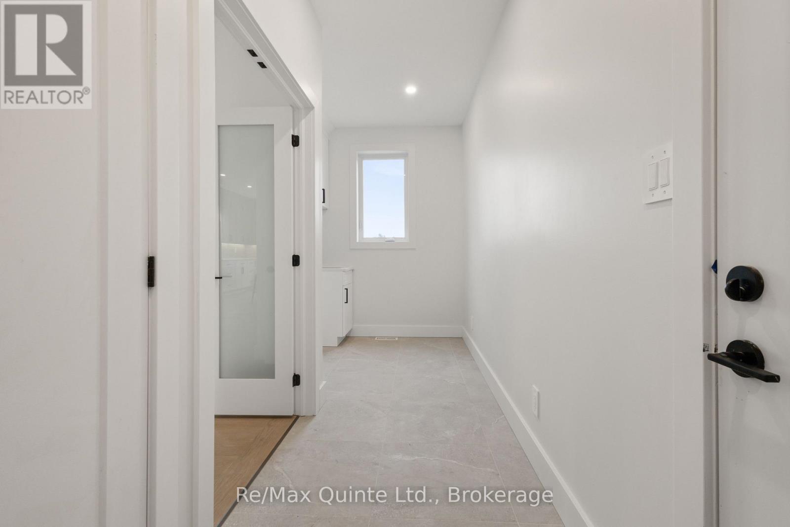 27 Exeter Court Property Photo 41