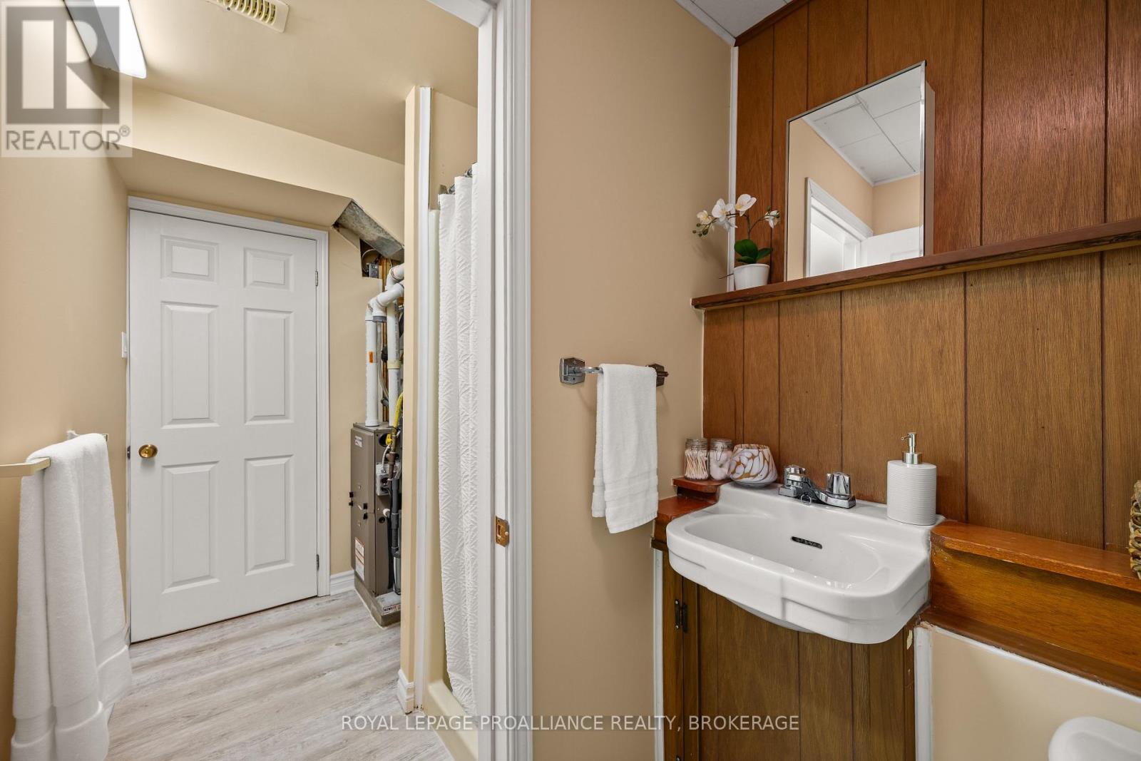 2 Churchill Street Property Photo 35
