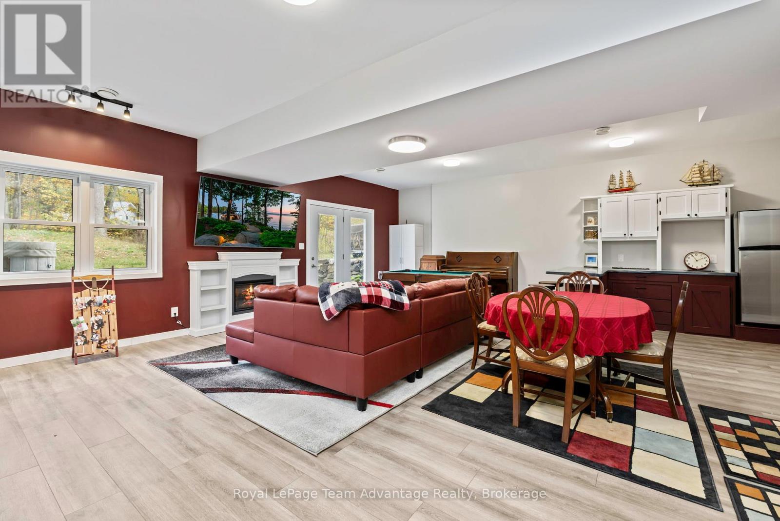 17 Hagerman Court Property Photo 28