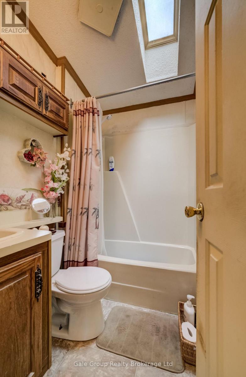 40 - 495856 10th Line Property Photo 16