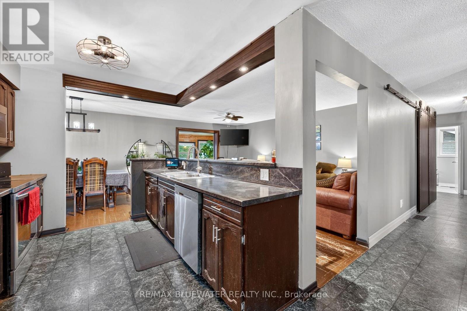 210 Hill Street Property Photo 3