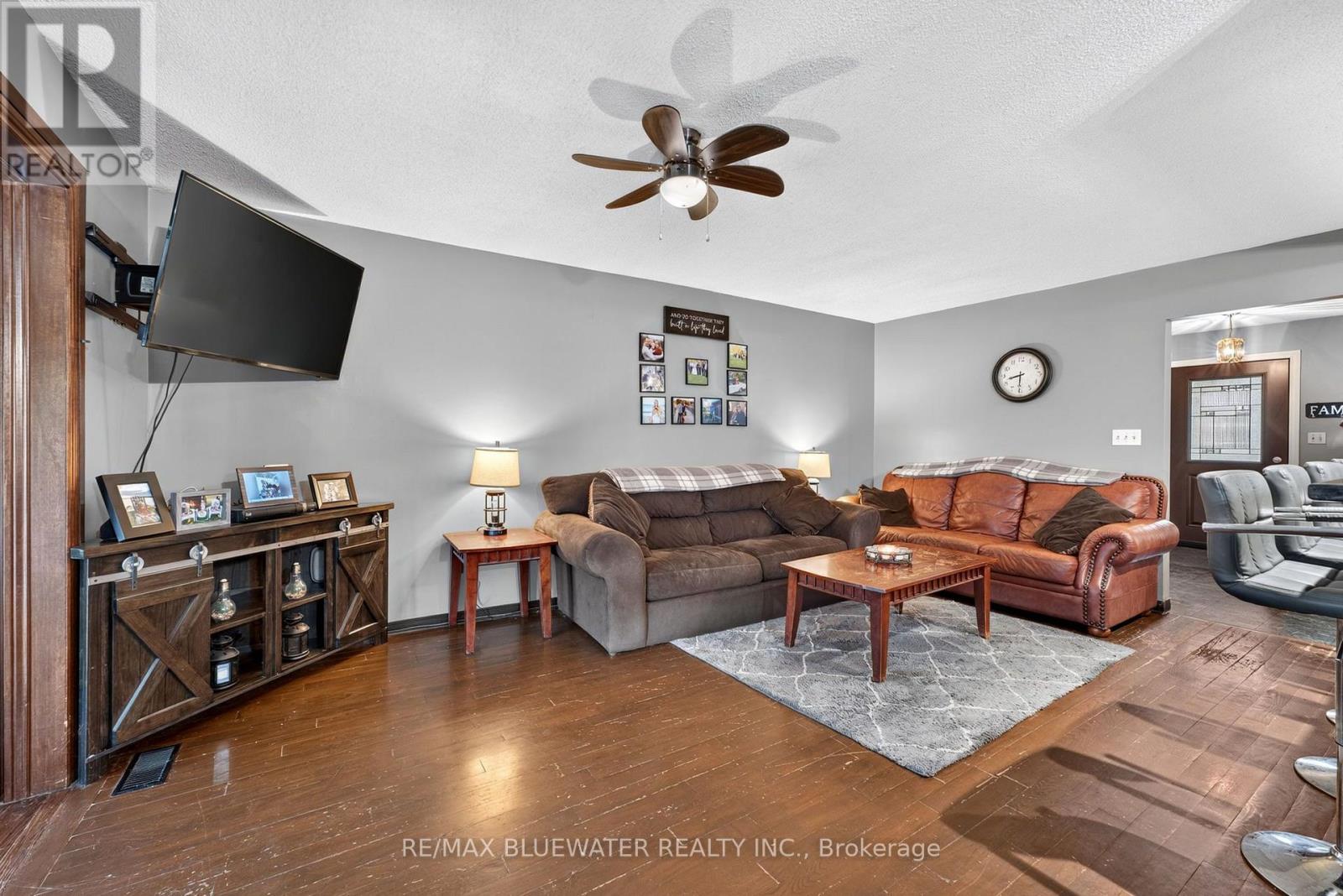 210 Hill Street Property Photo 6