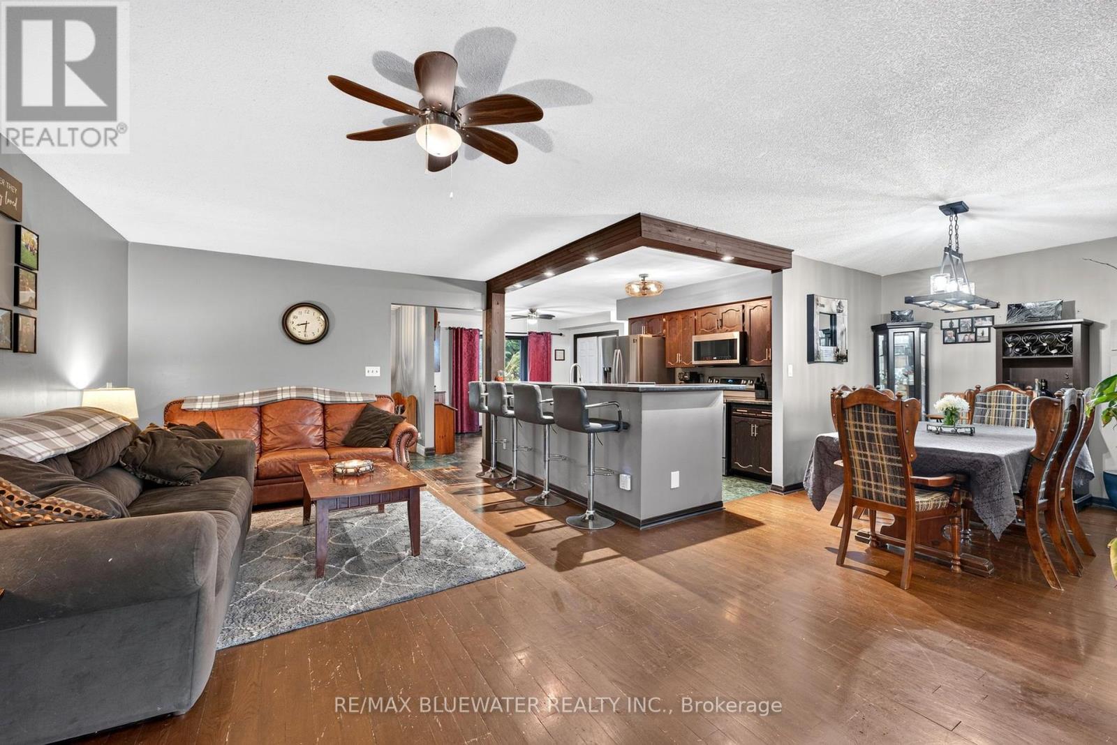 210 Hill Street Property Photo 8