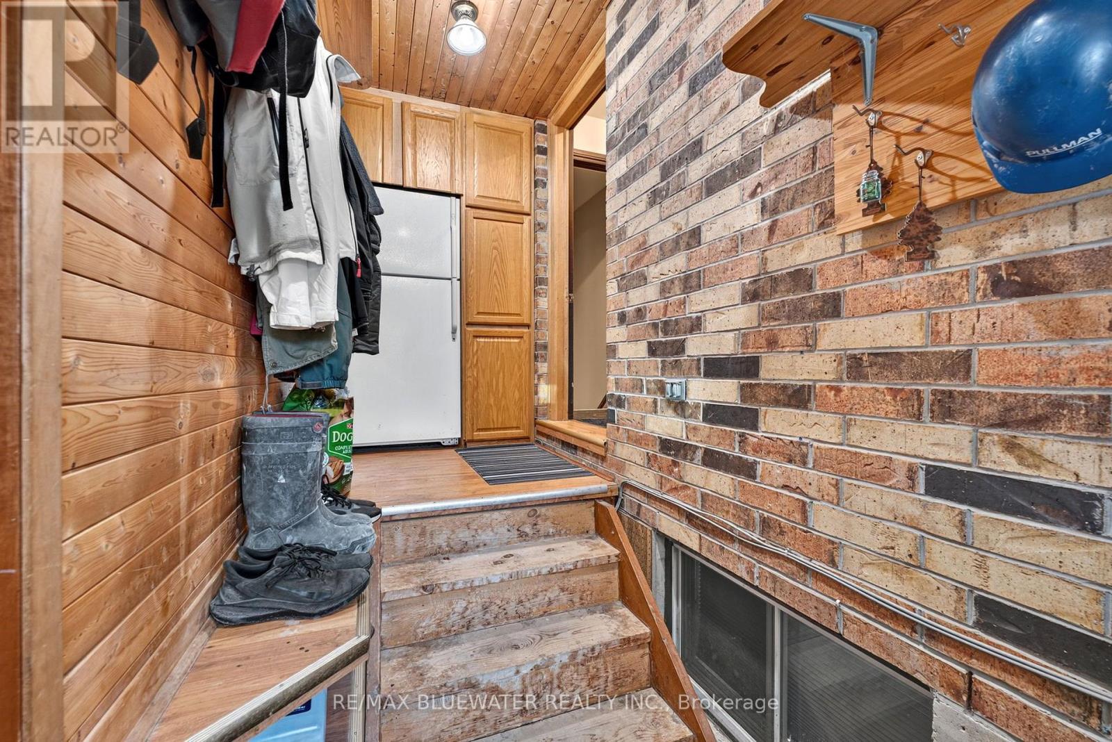210 Hill Street Property Photo 22