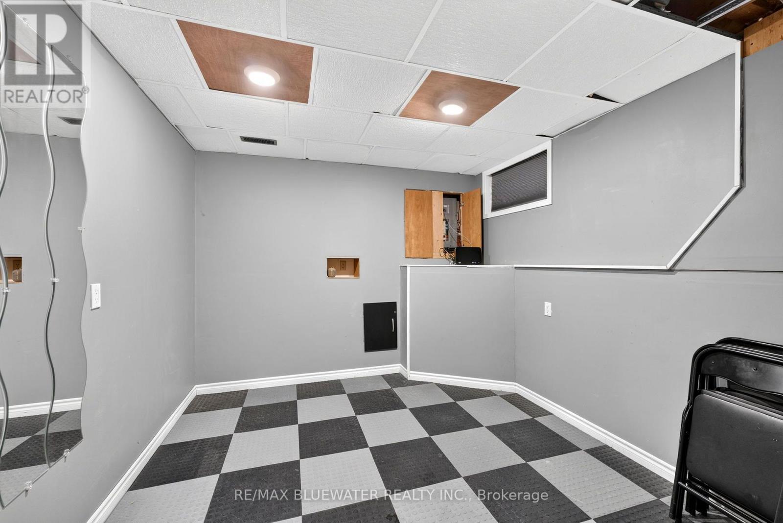 210 Hill Street Property Photo 28