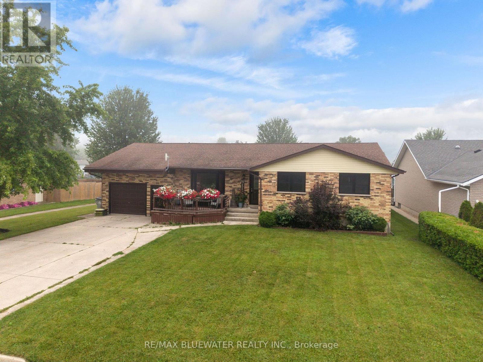 210 Hill Street Property Photo 43