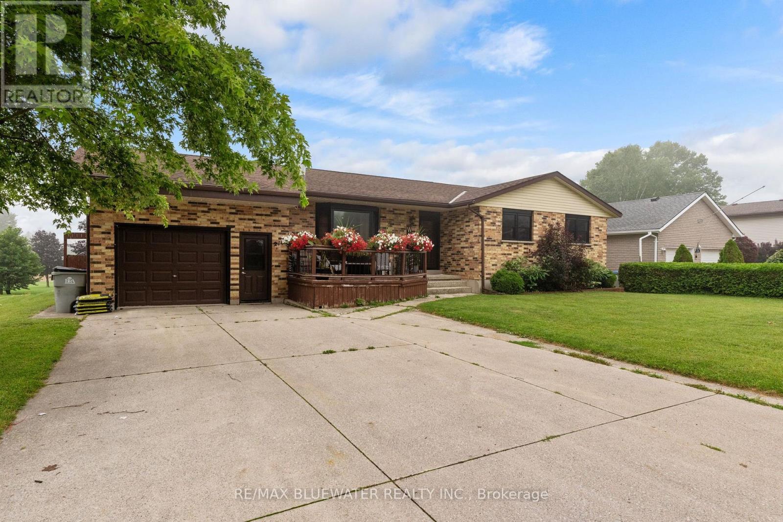 210 Hill Street Property Photo 44