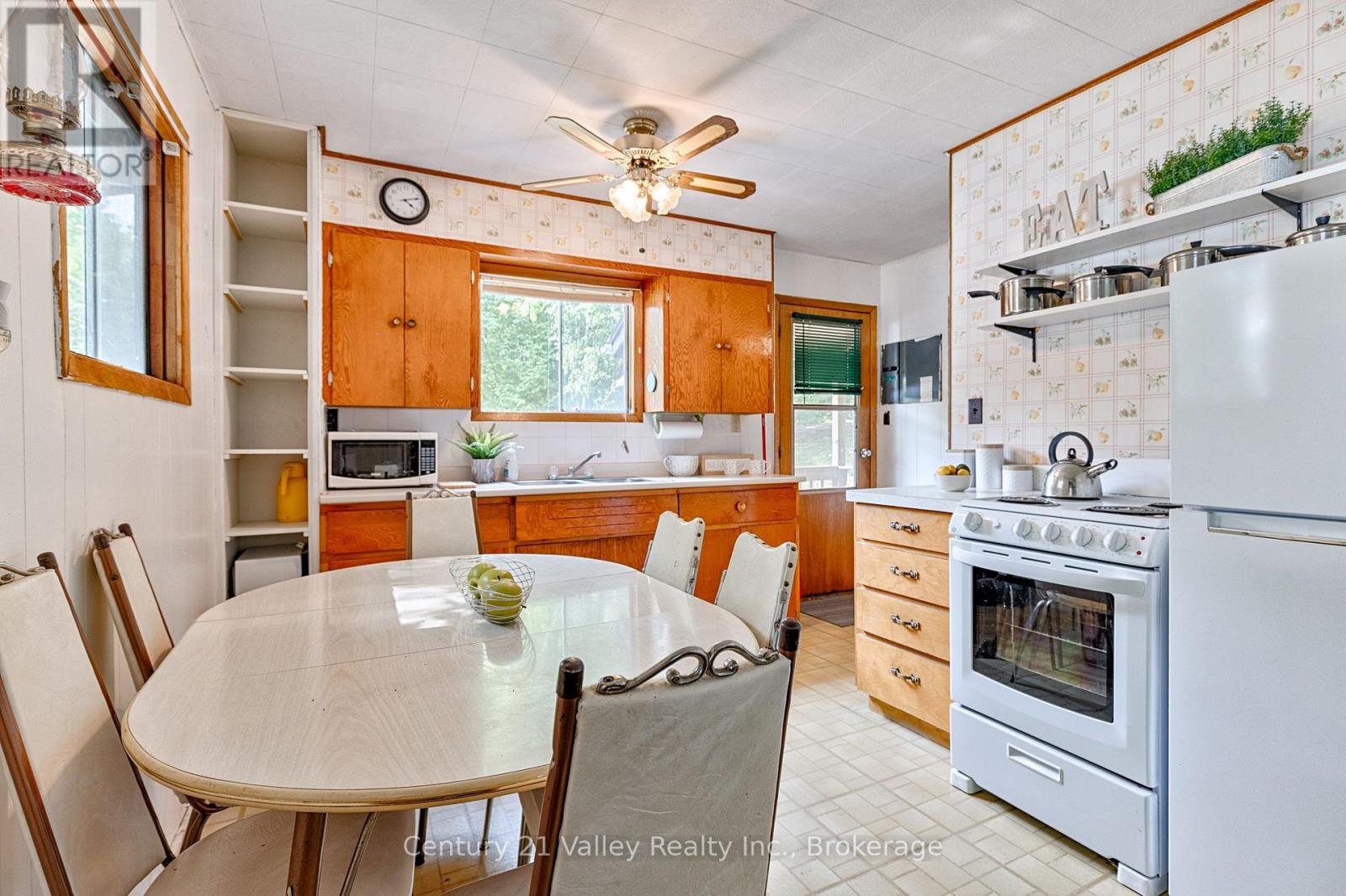 27a Maple Grove Lane Property Photo 9