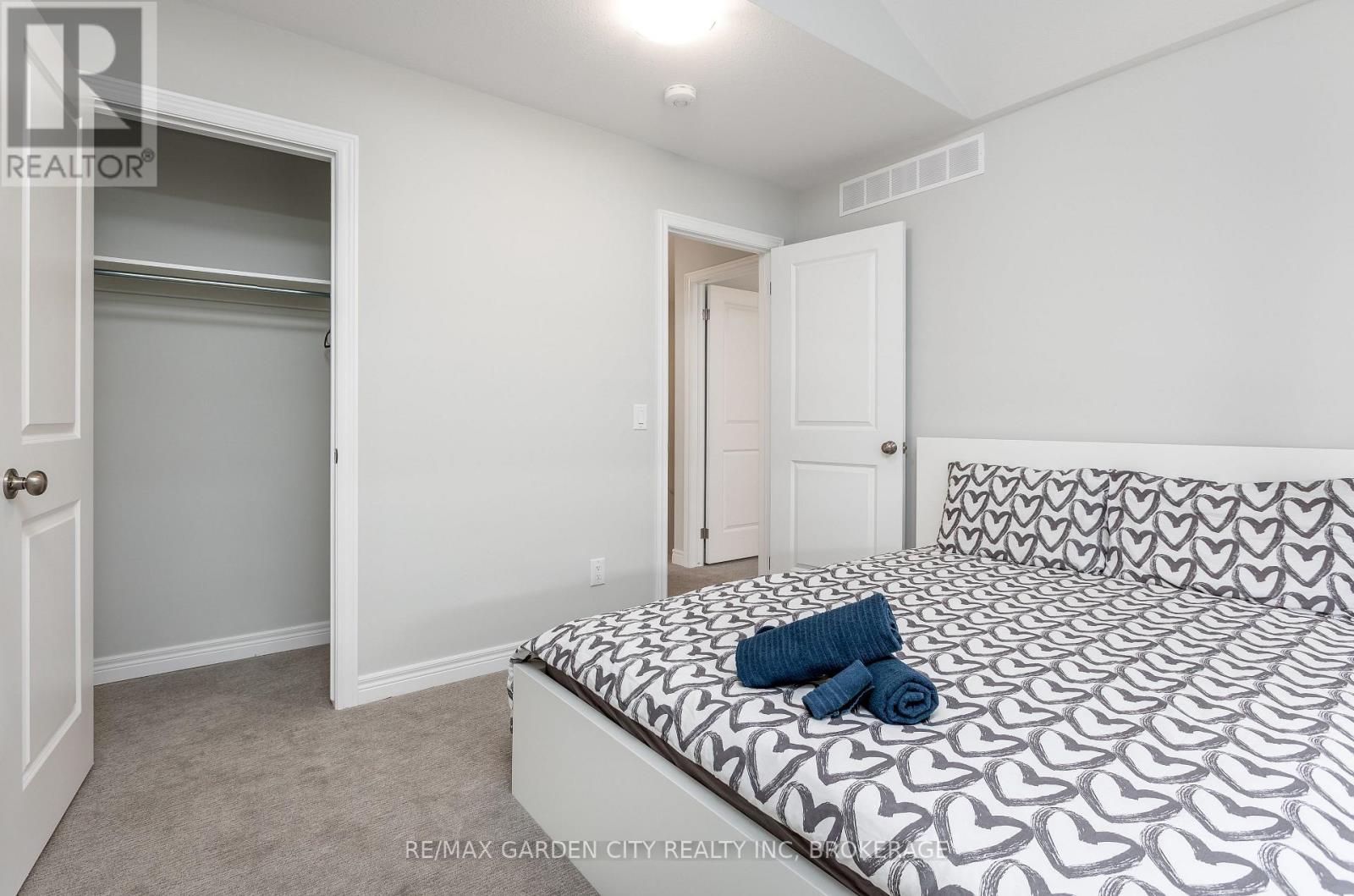 33 Bounty Avenue Property Photo 16