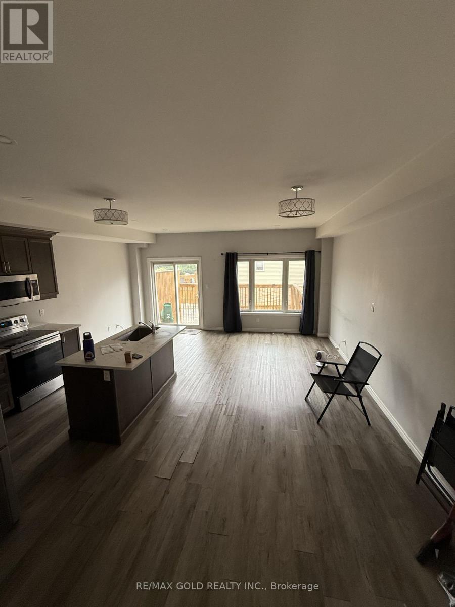 1183 Duke Street Property Photo 5
