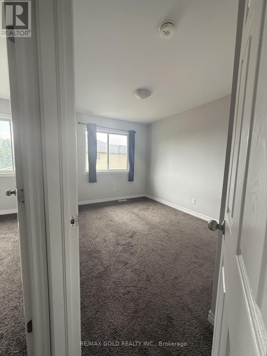 1183 Duke Street Property Photo 8