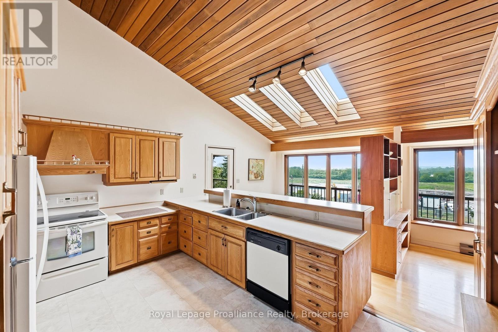 144 Elizabeth Street Property Photo 18