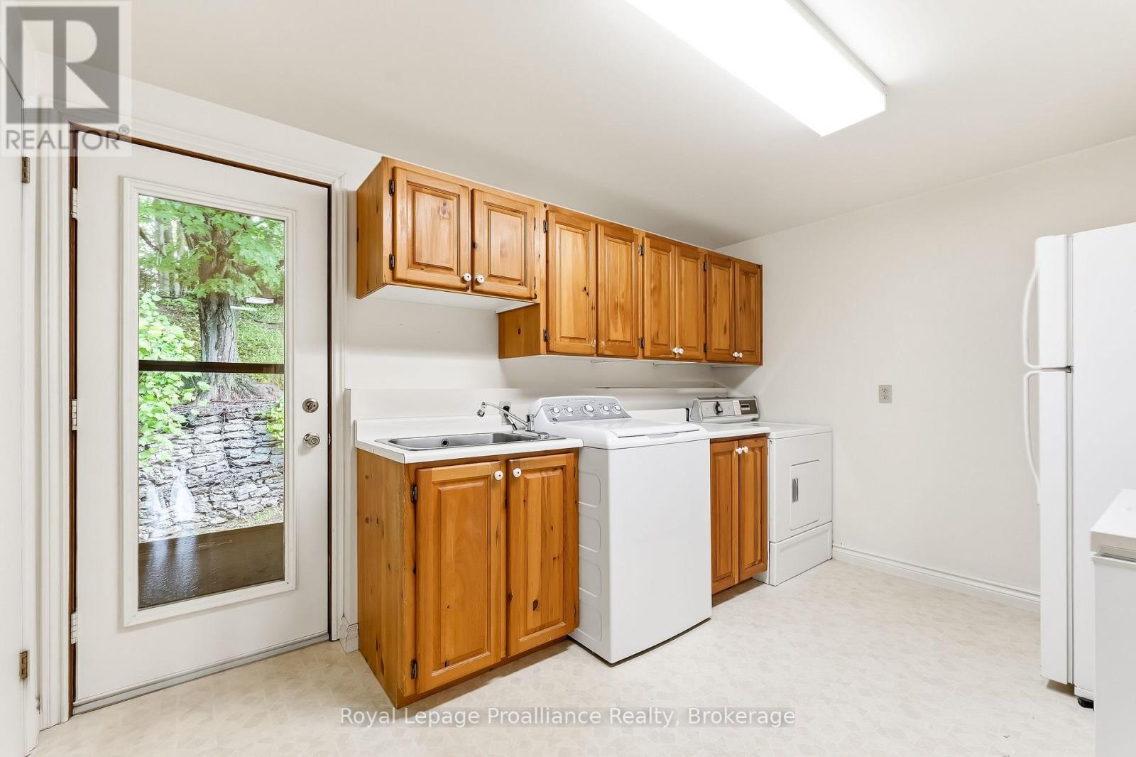 144 Elizabeth Street Property Photo 21
