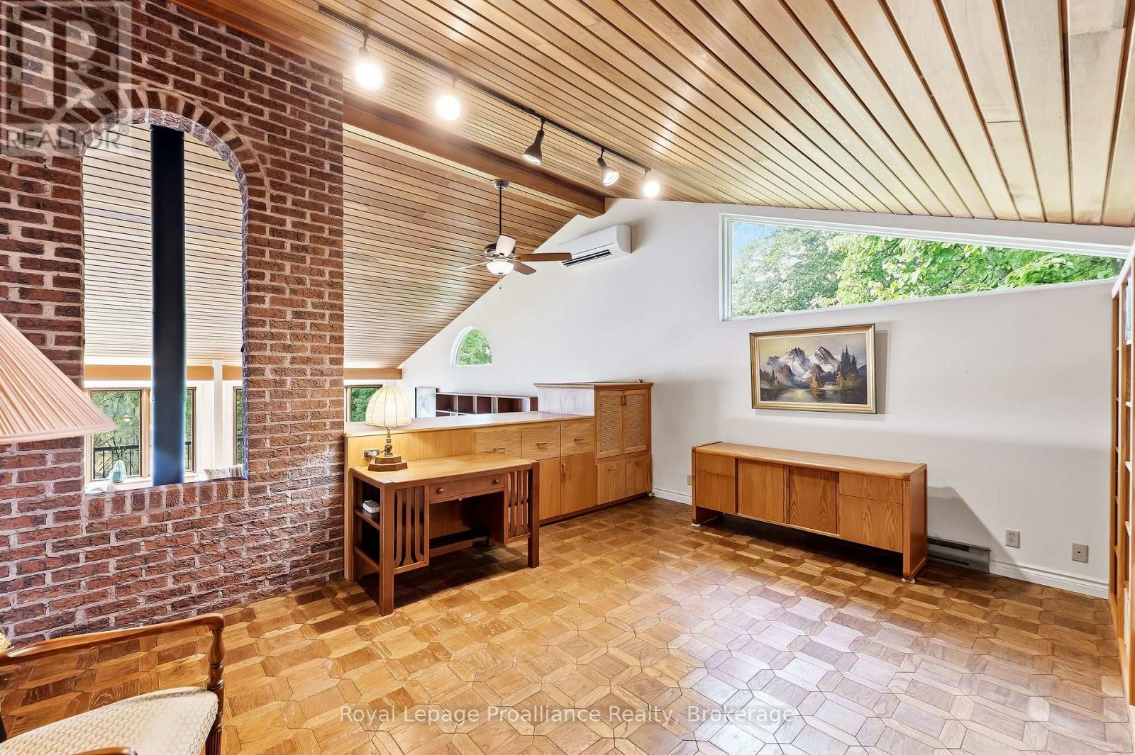 144 Elizabeth Street Property Photo 25