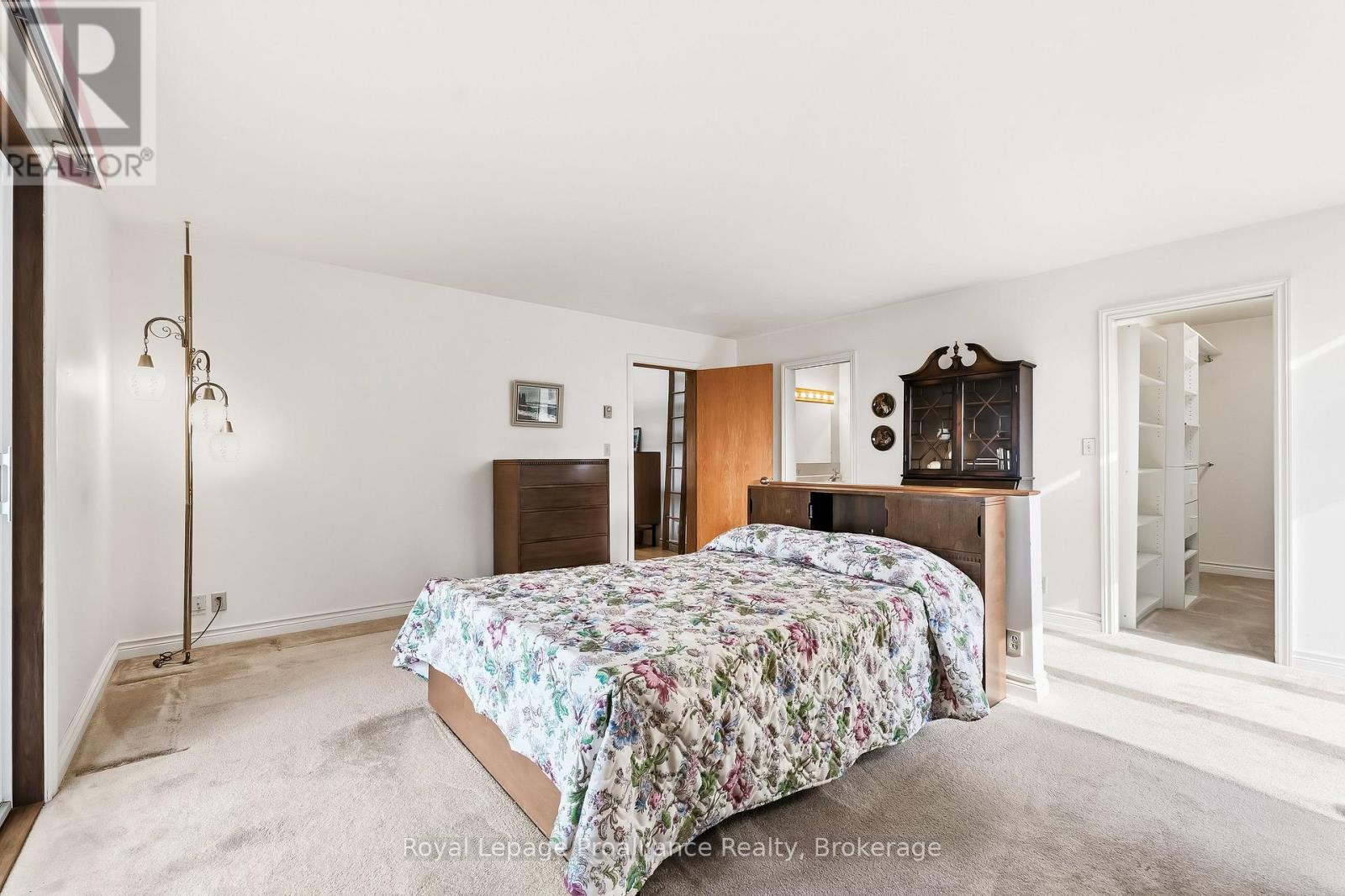 144 Elizabeth Street Property Photo 29