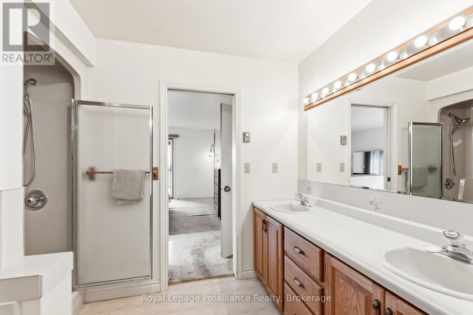 144 Elizabeth Street Property Photo 32