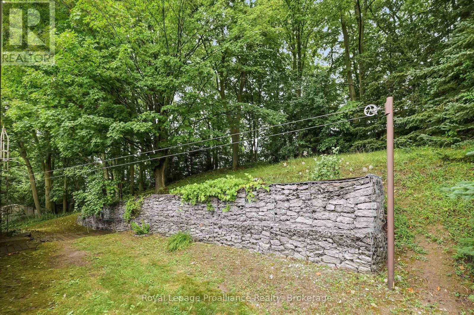 144 Elizabeth Street Property Photo 43