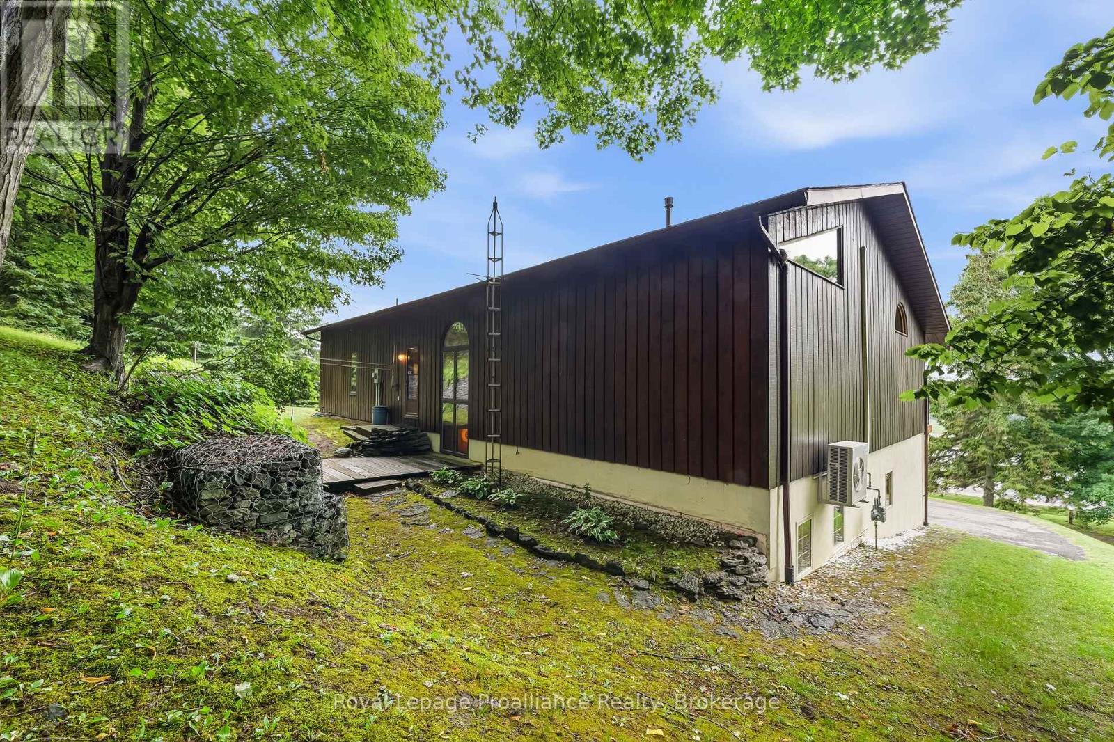 144 Elizabeth Street Property Photo 46