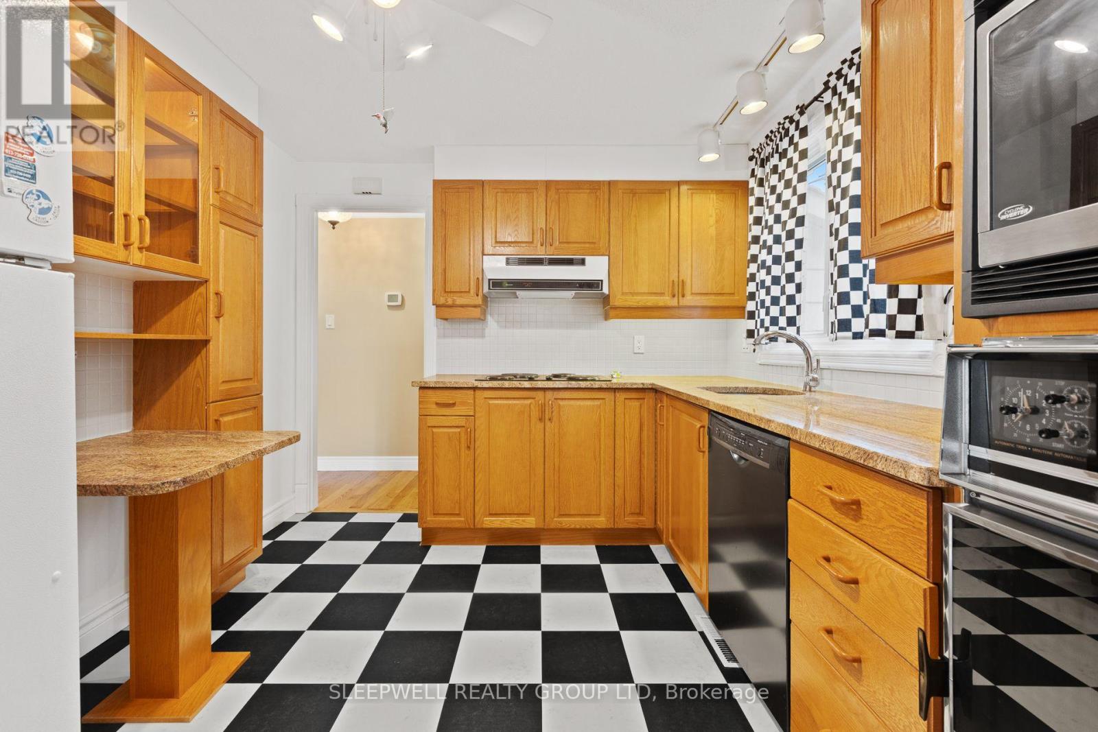 42 Charkay Street Property Photo 6