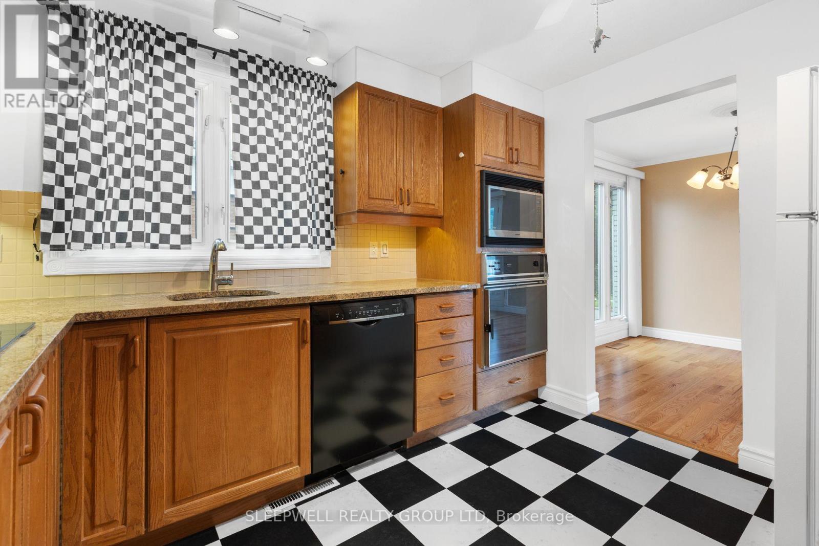 42 Charkay Street Property Photo 7