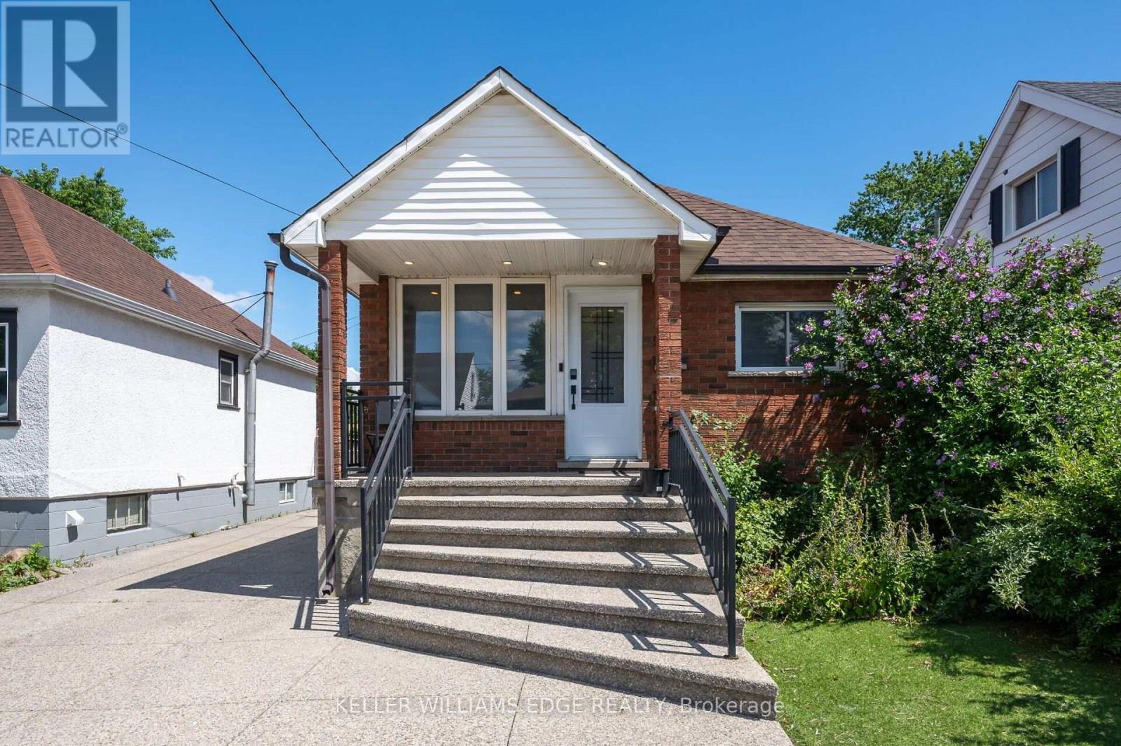 LL - 525 BRITANNIA AVENUE W Property Photo 1