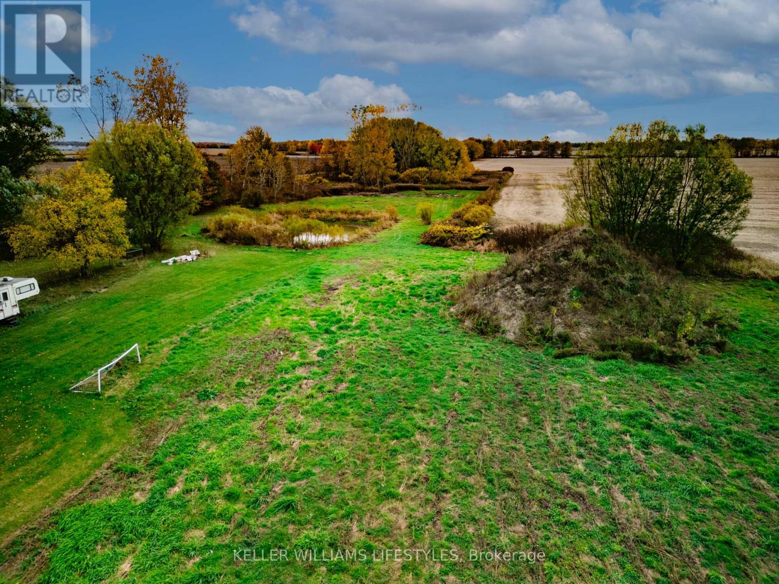 22681 Thames Road Property Photo 7