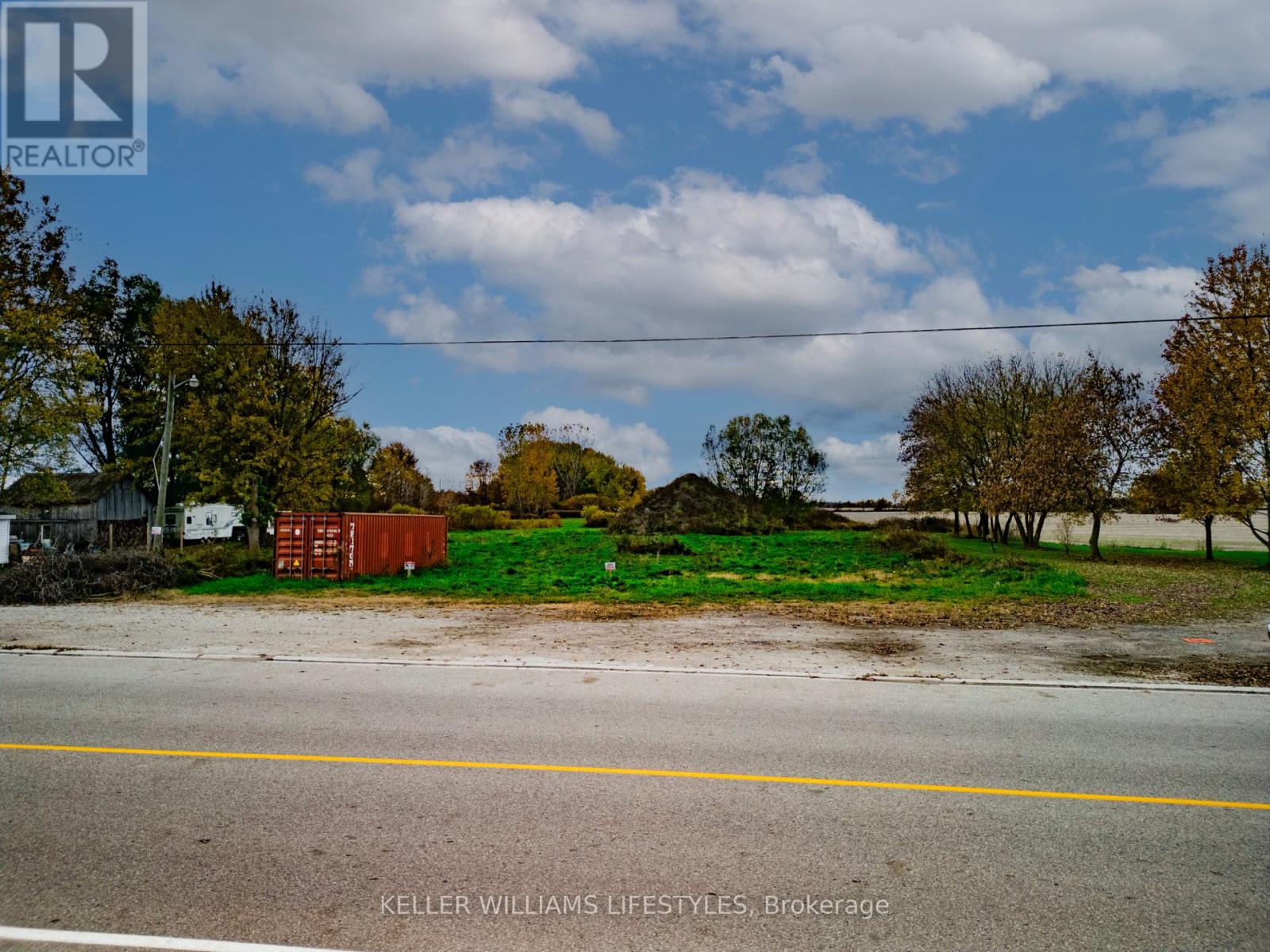22681 Thames Road Property Photo 8