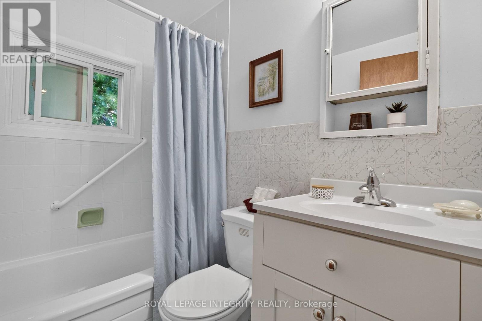141 Percy Street Property Photo 27
