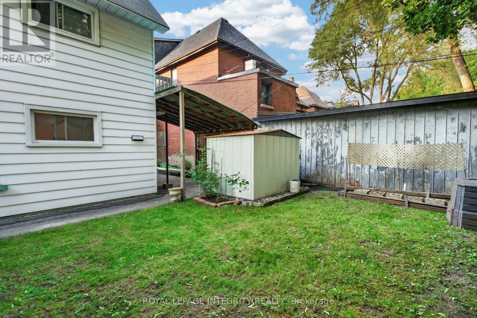 141 Percy Street Property Photo 38