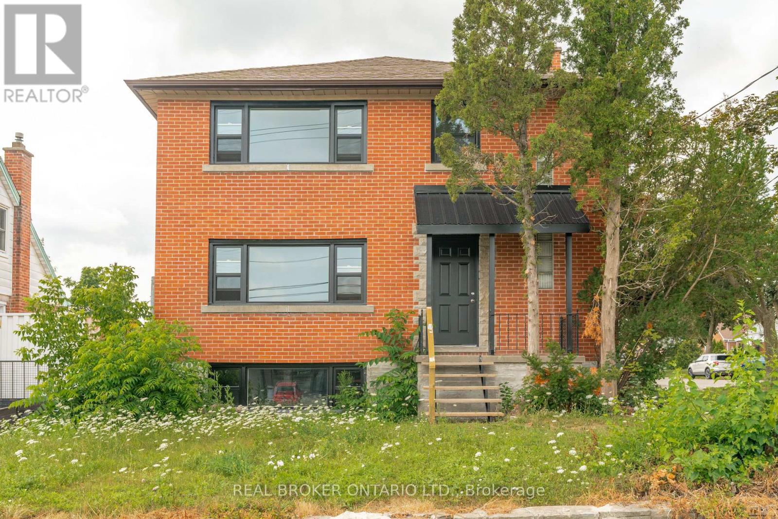 C - 293 Highland Road E Property Photo 1